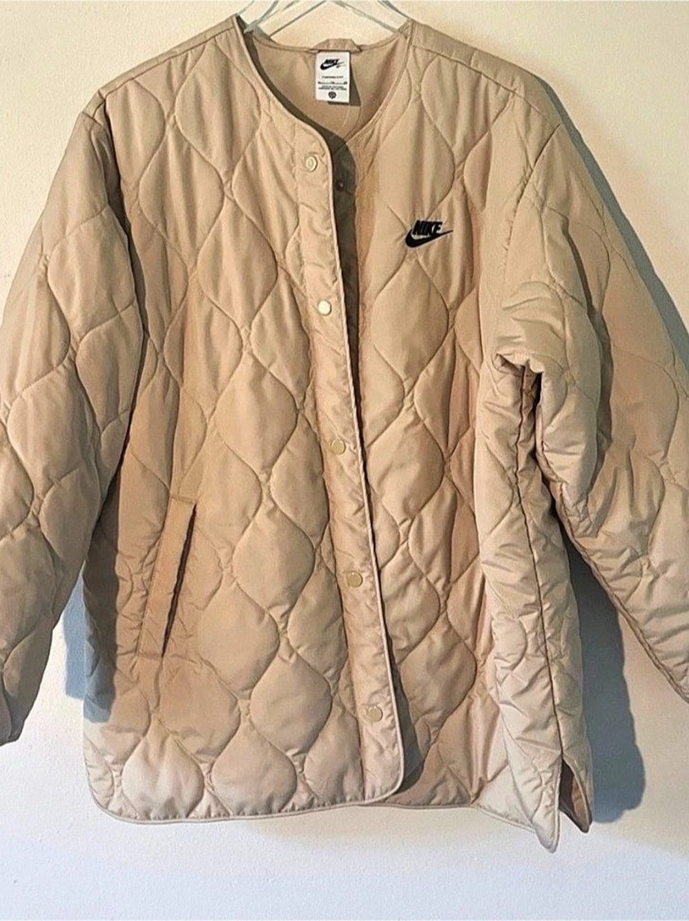 Nike Sportswear Women's Therma-FIT Quilted Barn Jacket Sportswear Quilted Barn X
